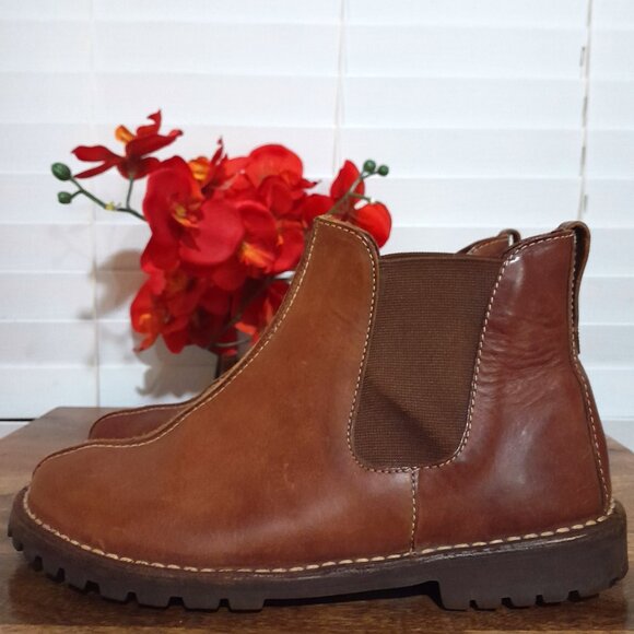Women's Cole Haan Dark Brown Leather Pull On Chelsea Boots Sz 9M - Picture 2 of 8